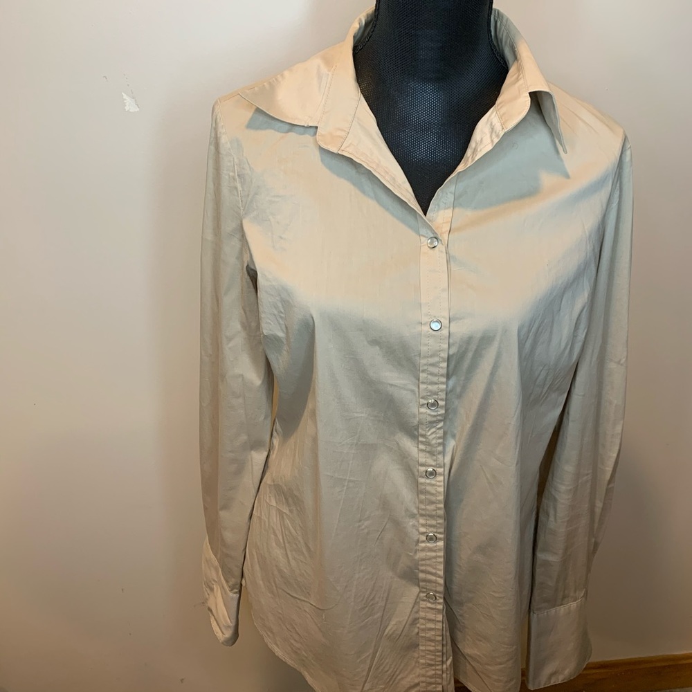 Tahari 100% cotton snap down shirt